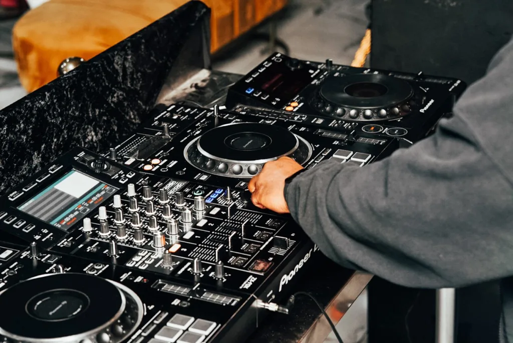 djy jaivane, young stunna, adiwele